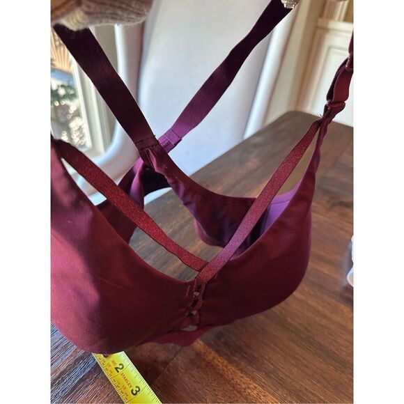 Set of 2 Victoria’s Secret sports bras size 32C - Picture 7 of 9